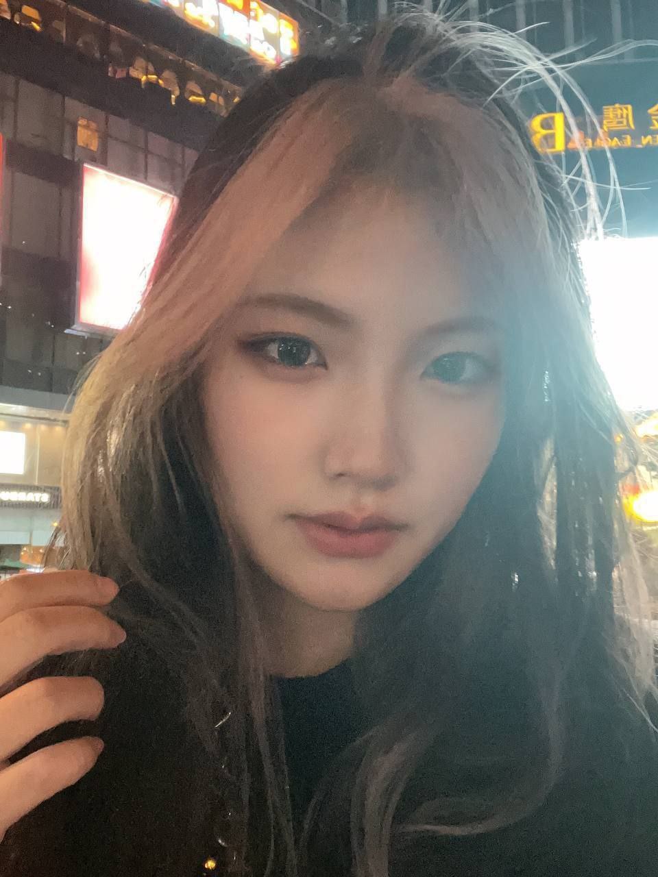 #反差 #黑丝 #调教 极品反差婊女大学生被调教视频曝光，做爱喜欢穿黑丝。主动配-赤赤哗热瓜黑料中心