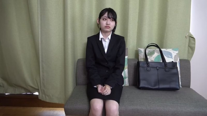 万人求日本极品美少女 yumi 职业OL为完成业绩 无奈奉献自己的清纯肉体给客户-赤赤哗热瓜黑料中心