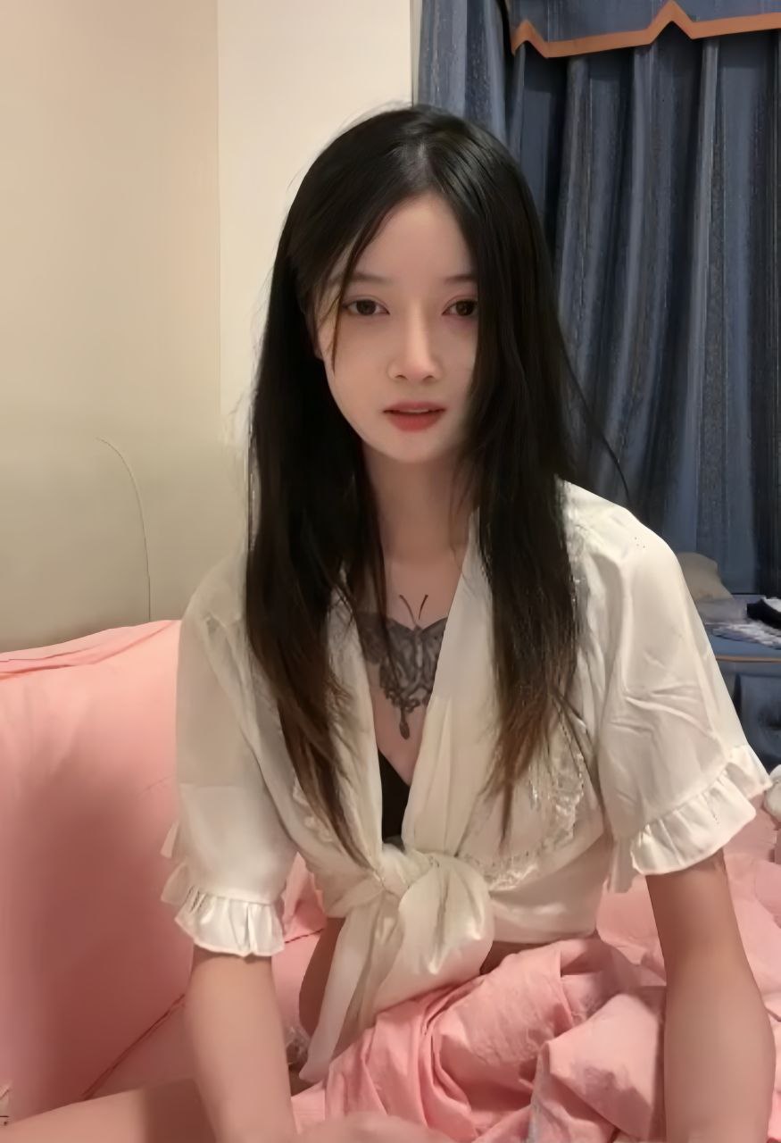 貌美如花的极品网红美女与金主做爱视频流出，自慰露小穴、深喉口交、吮吸手指、爆操后-赤赤哗热瓜黑料中心
