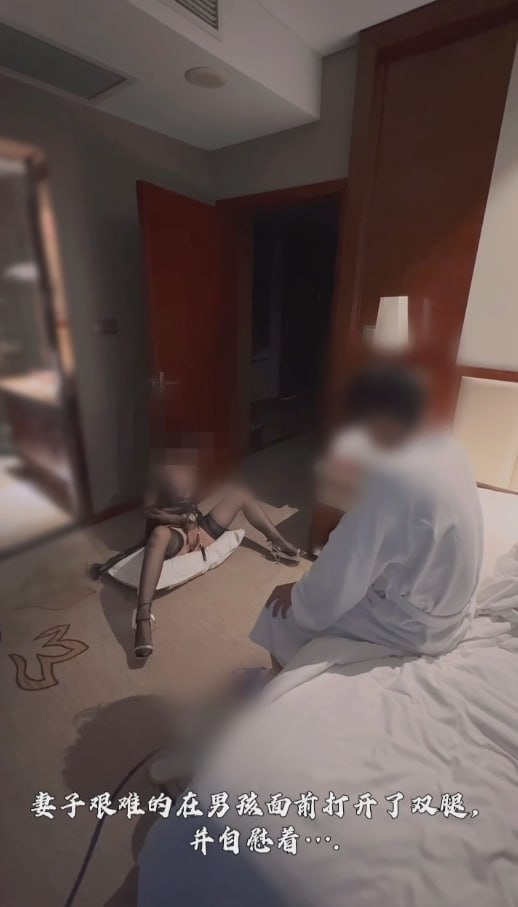 绿帽中天花板 把自己的美艳娇妻贡献给180大学生 自己旁边观战 中文字幕内心解说-赤赤哗热瓜黑料中心