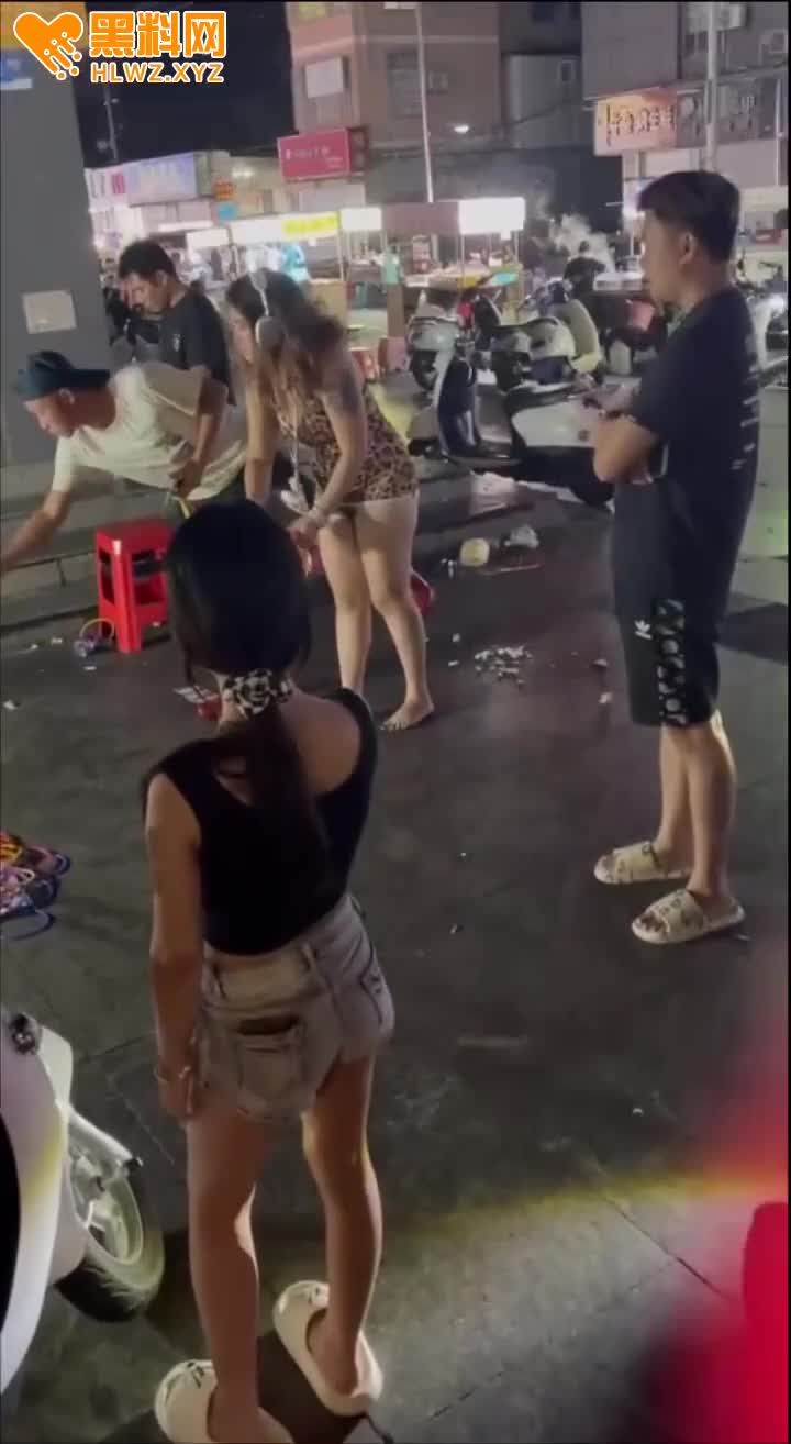 图片[10]-淄博夜市 豹纹露逼女事件 真是丑人多作怪 阴毛是真旺盛 也是真不要脸-赤赤哗热瓜黑料中心