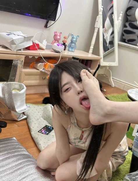 图片[7]-骚到骨子里的极品尤物 song 化妆间发骚自慰抠逼 被发现后秒变母狗被激情后入-赤赤哗热瓜黑料中心