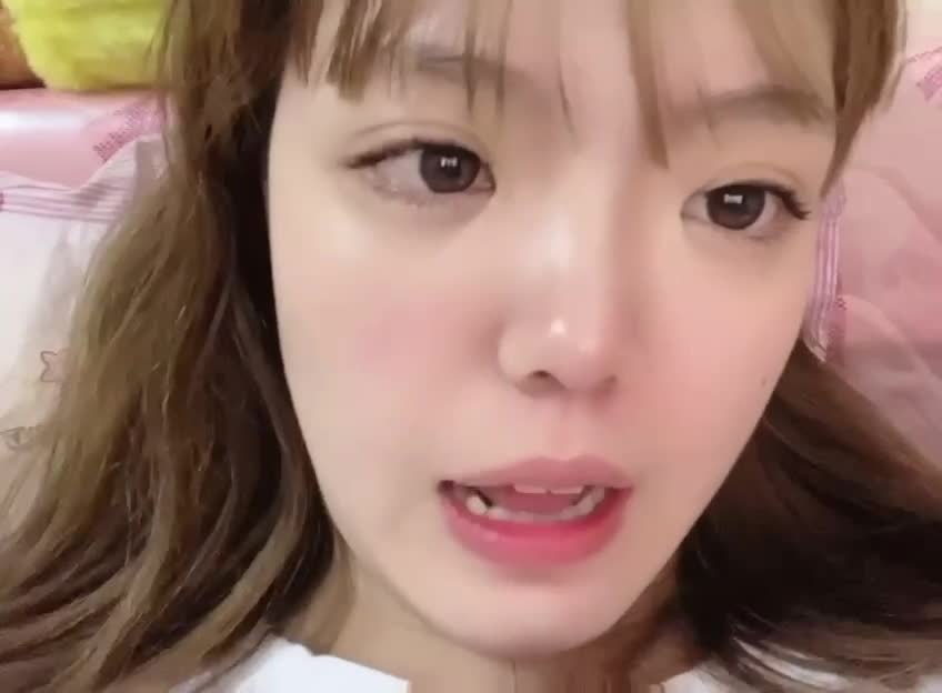 图片[10]-高颜值清纯美女自慰视频泄露，揉捏白嫩大胸，掰开臀瓣，露出白嫩小穴！ #清纯 #白-赤赤哗热瓜黑料中心