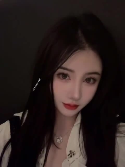 #口交 #母狗 #反差 极品巨乳网红模特被金主狠狠调教，含着JB舔蛋深喉口交，扒-赤赤哗热瓜黑料中心