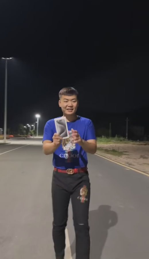 图片[10]-大家都在找的 网图出处帮大家找到了 一个精神小伙摆拍的-赤赤哗热瓜黑料中心