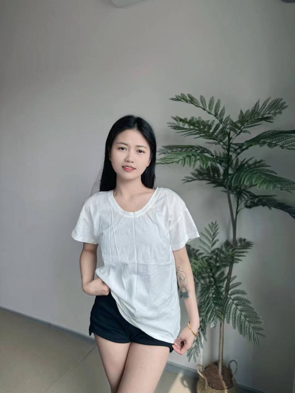 山东淄博某中学女老师 冯雪娟 竟然兼职会所女技师 外表看起来很清纯私底下却是个卖-赤赤哗热瓜黑料中心