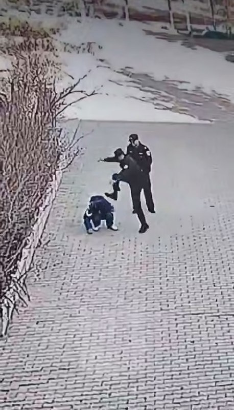 图片[8]-全网热搜 宁夏固原市张易镇派出所的两名民警员毫无原因突然殴打路上迎面走来的12岁-赤赤哗热瓜黑料中心