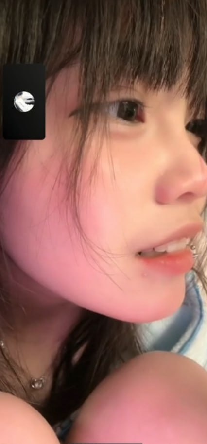 抖音认识的极品嫩妹 一言不合就开视频裸聊 而且还是个极品萝莉会阿黑颜翻白眼 逼插-赤赤哗热瓜黑料中心