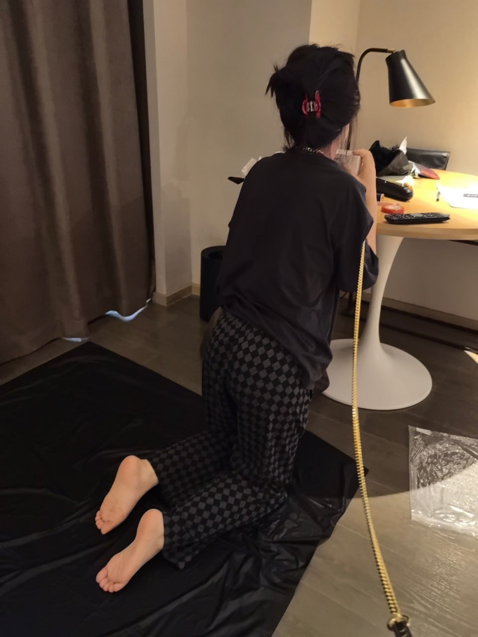 图片[9]-人前高冷女神人后反差母狗 被主人用脚踩脸 按住头暴力深喉口爆 真是够反差的-赤赤哗热瓜黑料中心