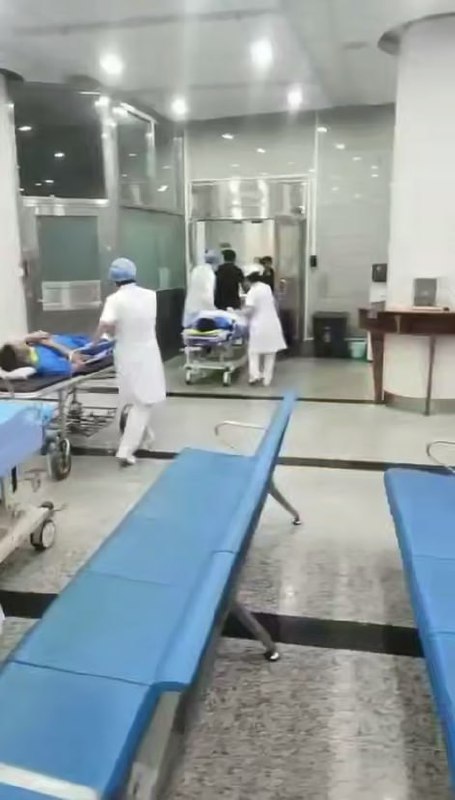 图片[10]-珠海体育中心 特大汽车撞人案！老年暴走团几乎被团灭 沿途随处可见倒地不起的伤者-赤赤哗热瓜黑料中心