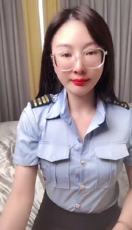 图片[8]-抖音快手熟女网红 文嫂夫人 被封号了继续换小号发骚 金主定制视频流出 还会玩制服-赤赤哗热瓜黑料中心